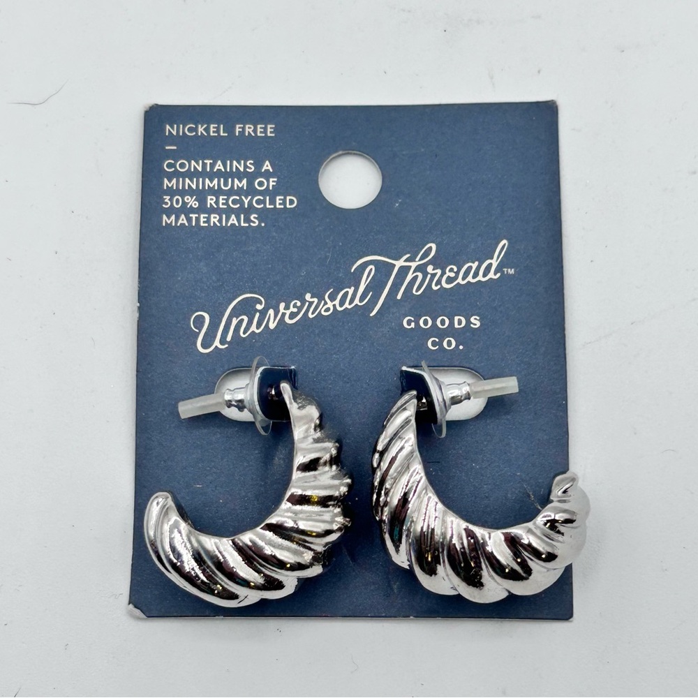 Universal Thread Silver Tone Modern 1/2 Hoop Earrings Nickel Free 1.5" New